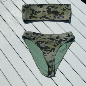 TRIANGL CAMO KINI